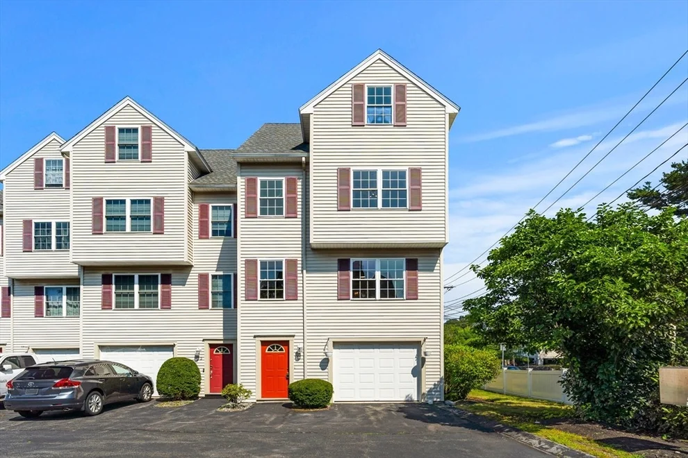 Unit for sale at 997 Main St, Wakefield, MA 01880