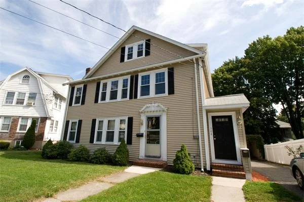 Unit for sale at 502-504 School St, Belmont, MA 02478