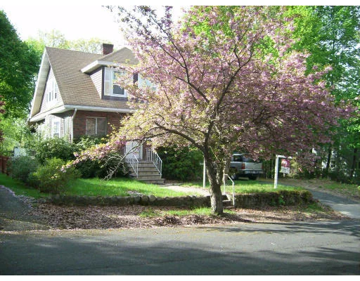 Unit for sale at 119 Walnut Hill Rd, Newton, MA 02461