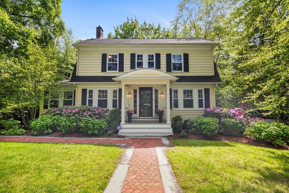 Unit for sale at 19 Whittier Rd, Wellesley, MA 02481