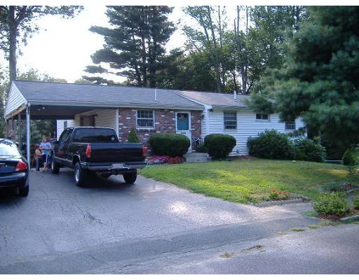 Unit for sale at 14 Capri Dr, Framingham, MA 01701