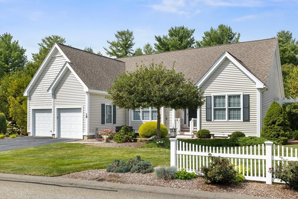 Unit for sale at 19 Sandstone Road, Westford, MA 01886