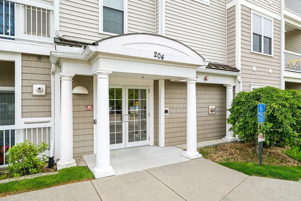 Unit for sale at 204 Clocktower Drive, Waltham, MA 02452