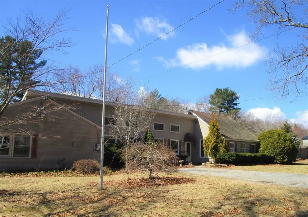 Unit for sale at 659 Highland St, Northbridge, MA 01534