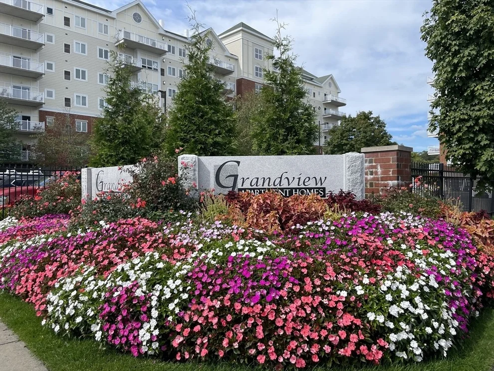 Unit for sale at 527 Pawtucket Blvd, Lowell, MA 01854