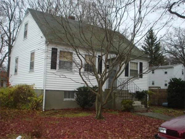 Unit for sale at 11 Beech St, Milton, MA 02186