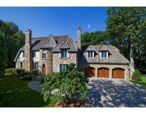 Unit for sale at 80 Carisbrooke Rd, Wellesley, MA 02481