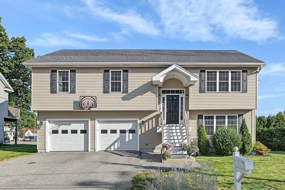 Unit for sale at 6 Greenhalge St, Worcester, MA 01604