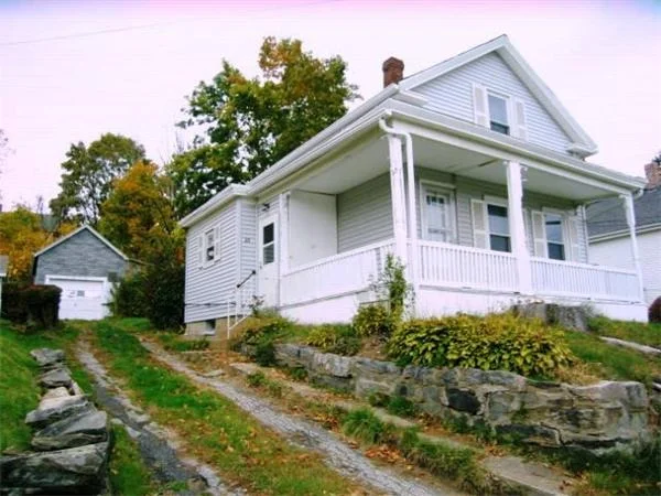 Unit for sale at 26 Adams St, Spencer, MA 01562