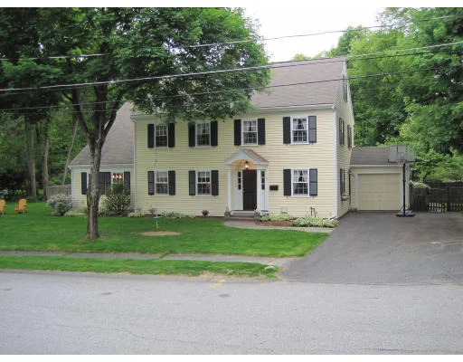 Unit for sale at 3 Wildon Rd, Wellesley, MA 02482