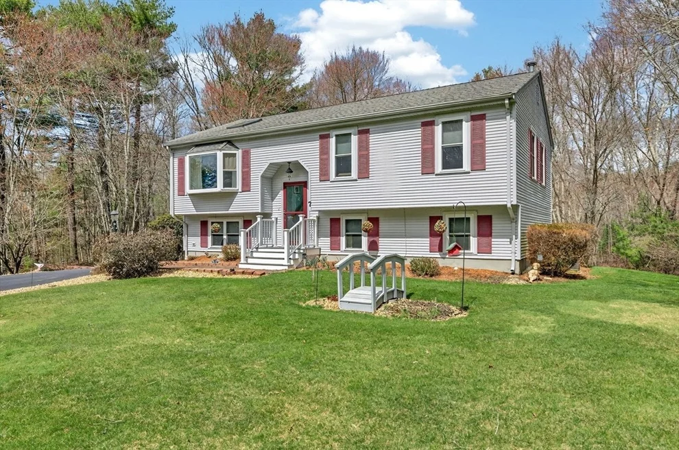 Unit for sale at 7 Tide Meadows Drive, Berkley, MA 02779