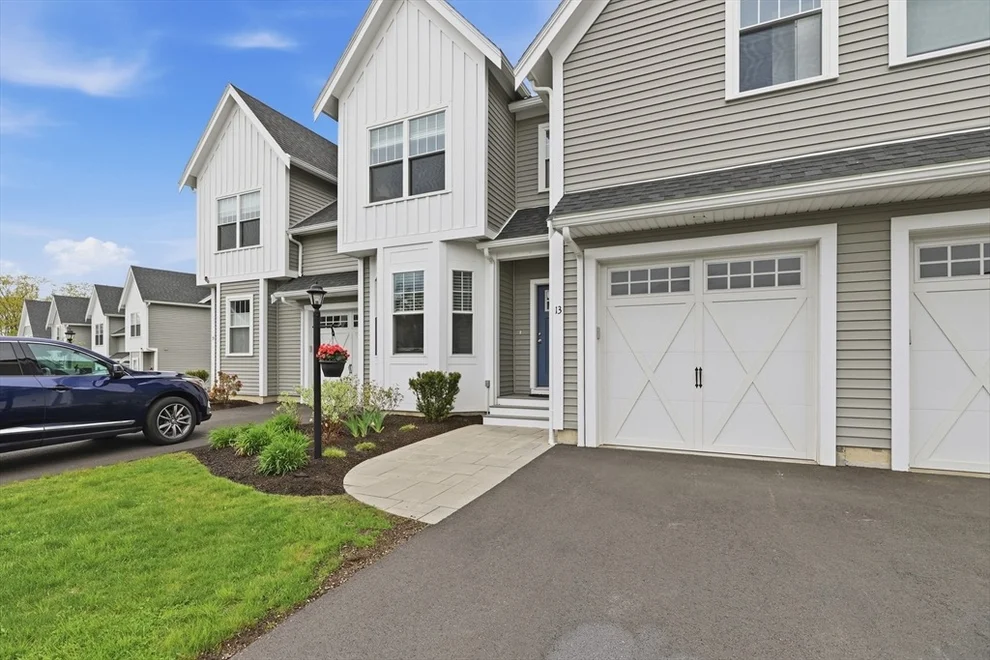 Unit for sale at 13 Paddock Ln, Woburn, MA 01801