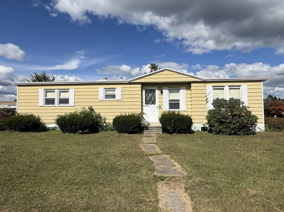 Unit for sale at 2 Jeffrey Lane, Westfield, MA 01085