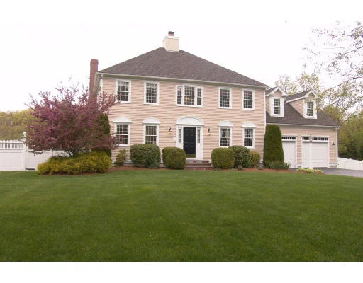 Unit for sale at 8 Franklin Rodgers Road, Hingham, MA 02043