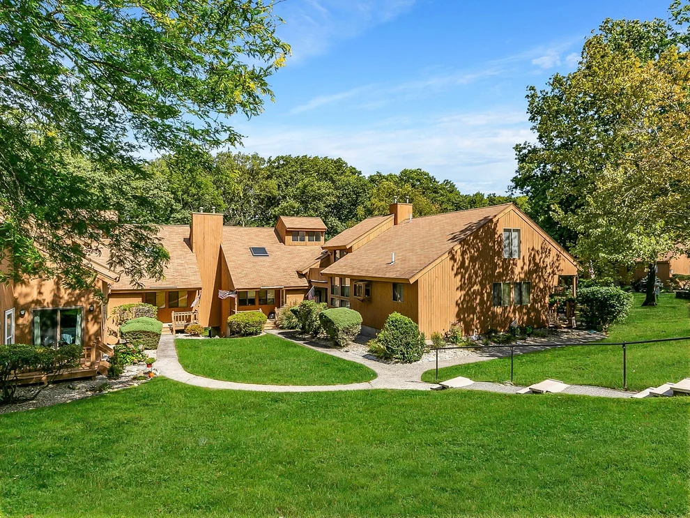 Unit for sale at 21 W Parish Ct, Haverhill, MA 01832