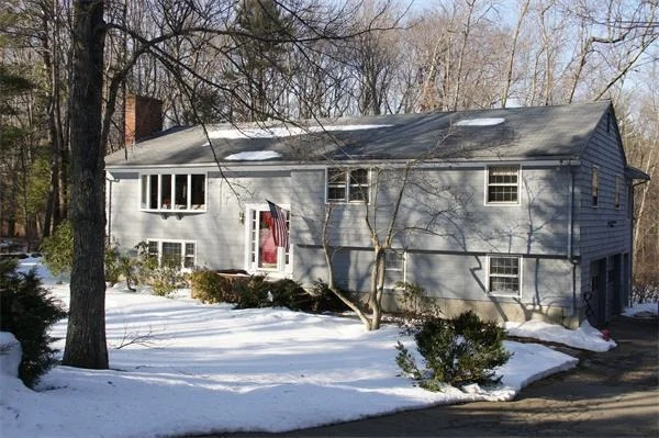 Unit for sale at 26 Old Farm Rd, Dover, MA 02030