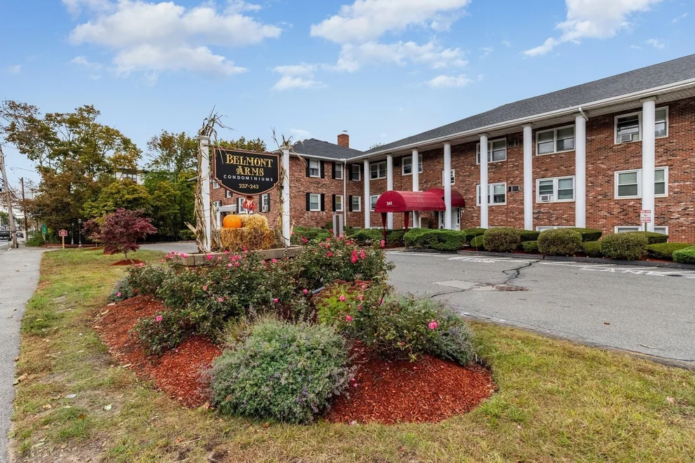 Unit for sale at 241 Main St, Reading, MA 01867