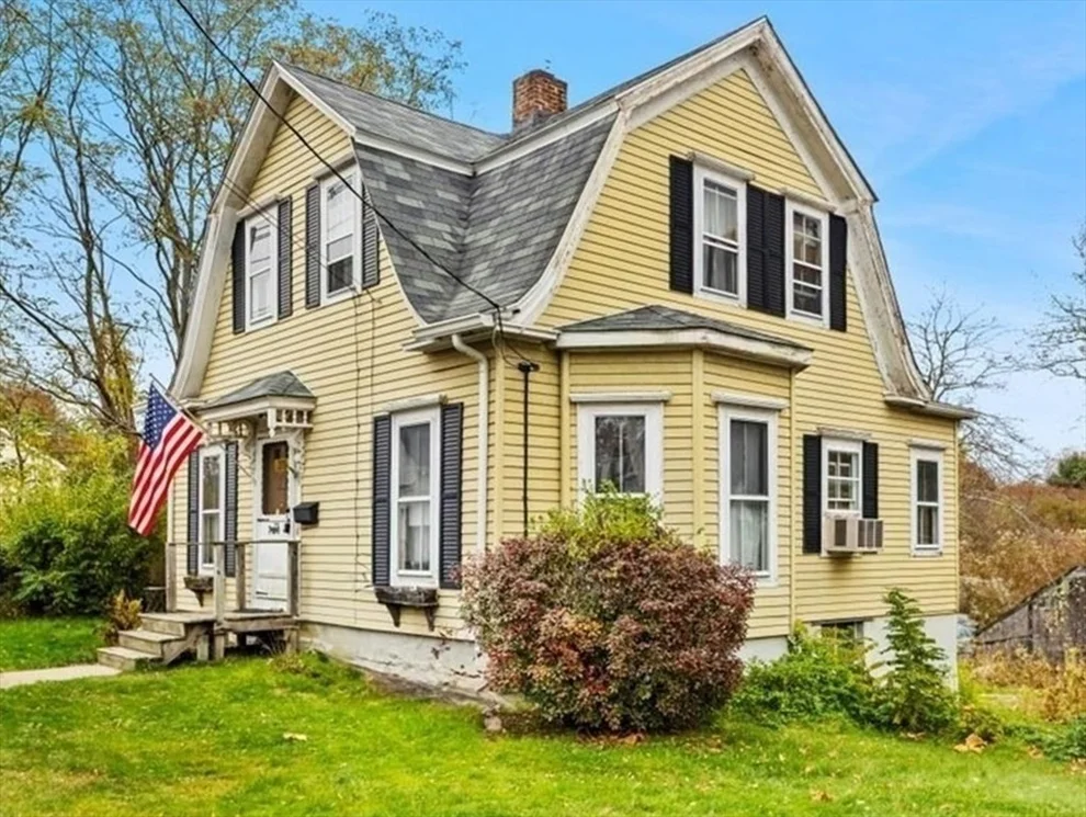 Unit for sale at 11 Williams St, Taunton, MA 02780