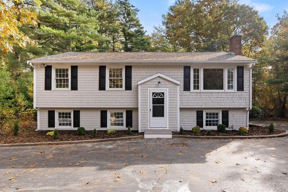Unit for sale at 293 Mendall Rd, Acushnet, MA 02743