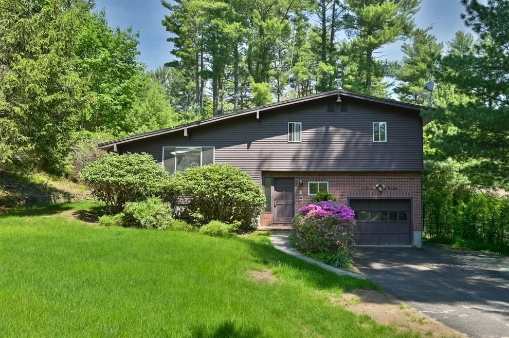 Unit for sale at 50 Notre Dame Rd, Bedford, MA 01730