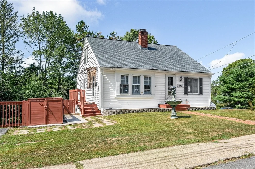 Unit for sale at 143 Leamy St, Gardner, MA 01440
