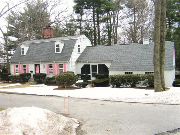 Unit for sale at 5 Fernway, Lynnfield, MA 01940