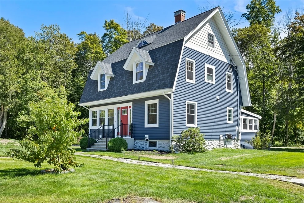 Unit for sale at 897 Amesbury Rd, Haverhill, MA 01830