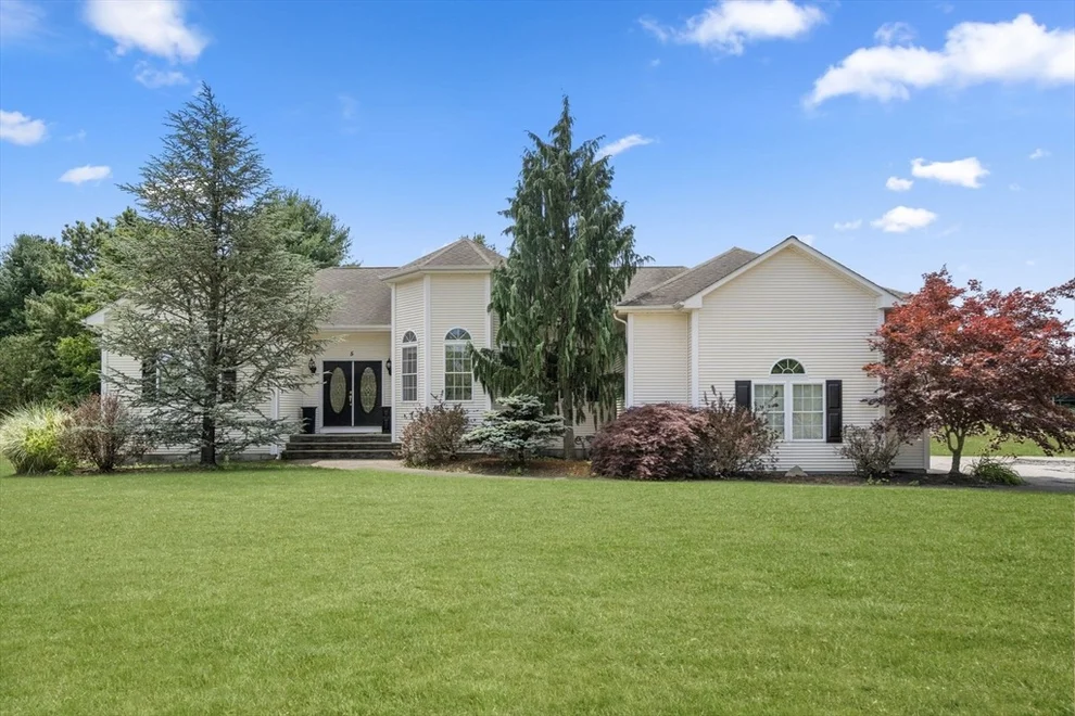 Unit for sale at 5 Alexandra Dr, Freetown, MA 02702