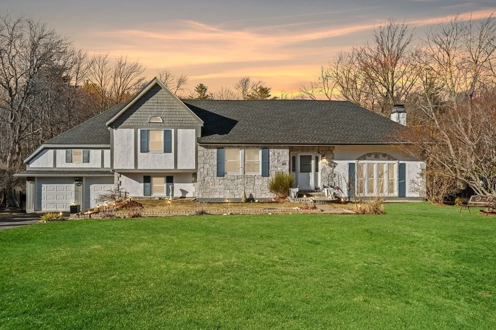 Unit for sale at 85 Folly Mill Rd, Salisbury, MA 01952