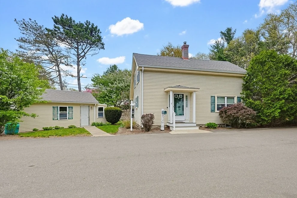 Unit for sale at 7 Lilac Court, Walpole, MA 02081