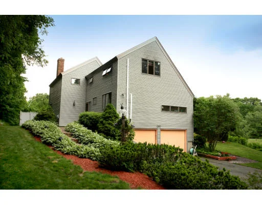 Unit for sale at 10 Maple Ave, Boxford, MA 01921