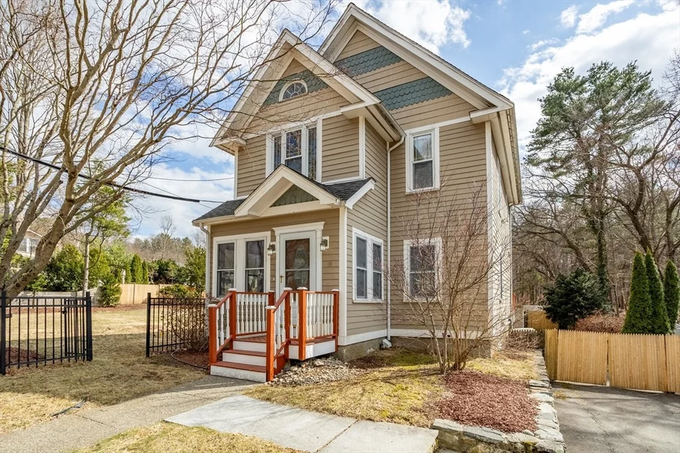 Unit for sale at 10 Lakeview Rd, Wayland, MA 01778