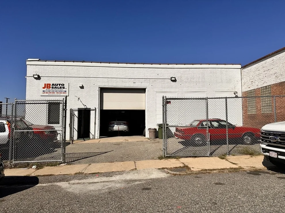 Unit for sale at 48 Winter St, Springfield, MA 01103