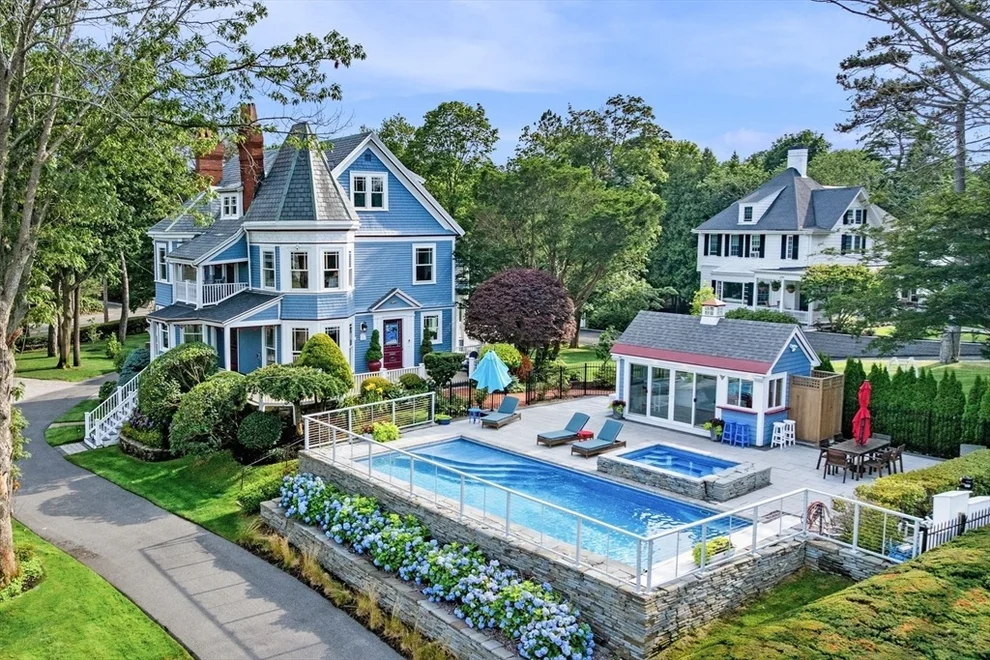 Unit for sale at 179 Beach Bluff Ave, Swampscott, MA 01907