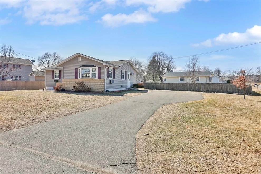 Unit for sale at 380 Old Field Rd, Chicopee, MA 01013