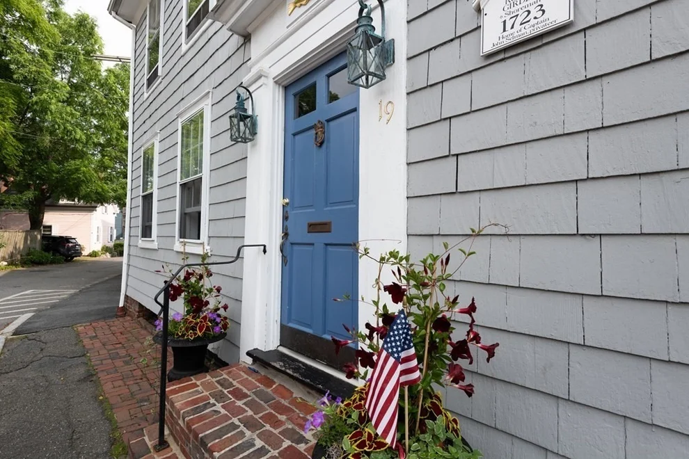 Unit for sale at 19 Franklin St, Marblehead, MA 01945