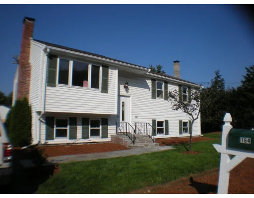 Unit for sale at 164 N Main St, Bellingham, MA 02019