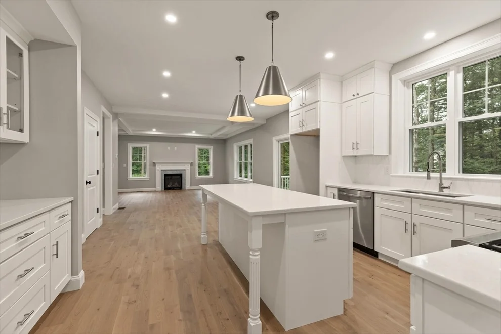 Unit for sale at 8 Goodwin Dr, Foxboro, MA 02035