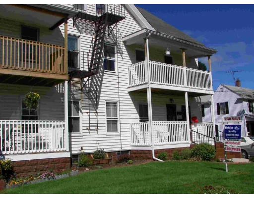 Unit for sale at 27 Worsted St, Franklin, MA 02038