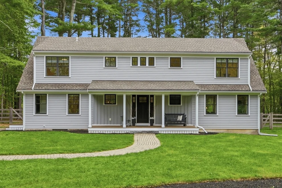 Unit for sale at 136 Holden Wood Rd, Concord, MA 01742