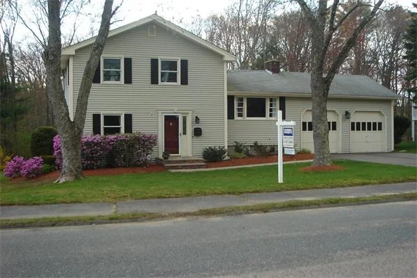Unit for sale at 14 Old Wood Road, Framingham, MA 01701