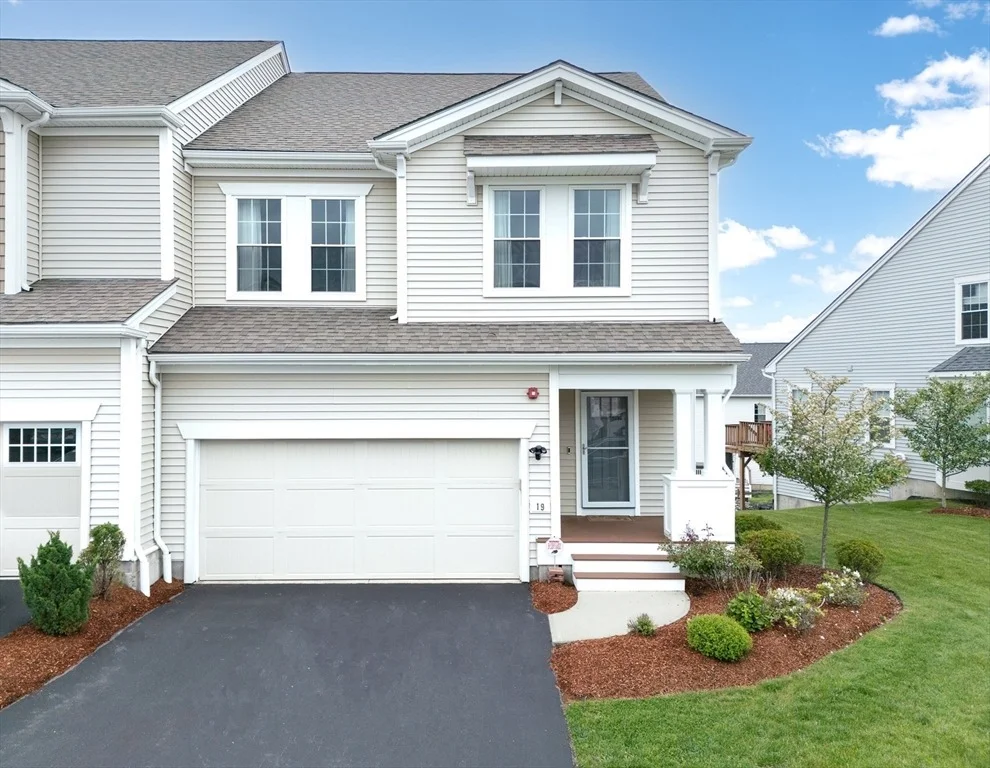 Unit for sale at 19 Locust Ln, Hopkinton, MA 01748