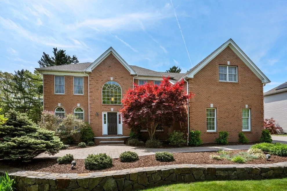 Unit for sale at 34 Hound Pack Cir, Walpole, MA 02032