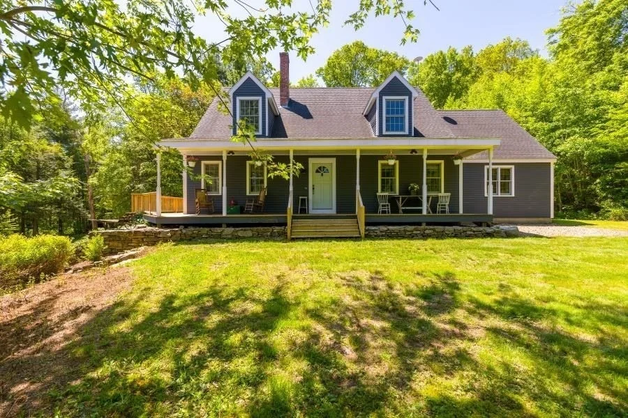 Unit for sale at 59 Wales Rd, Holland, MA 01521