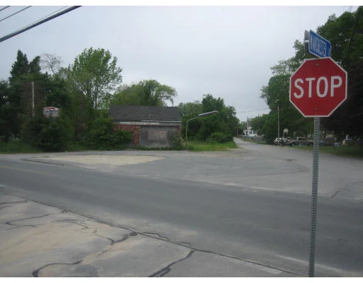 Unit for sale at 289 Main Street, Acushnet, MA 02743