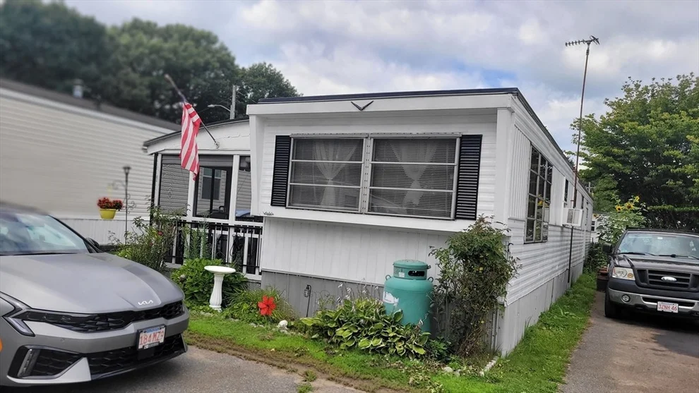 Unit for sale at 261 Newbury, Peabody, MA 01960