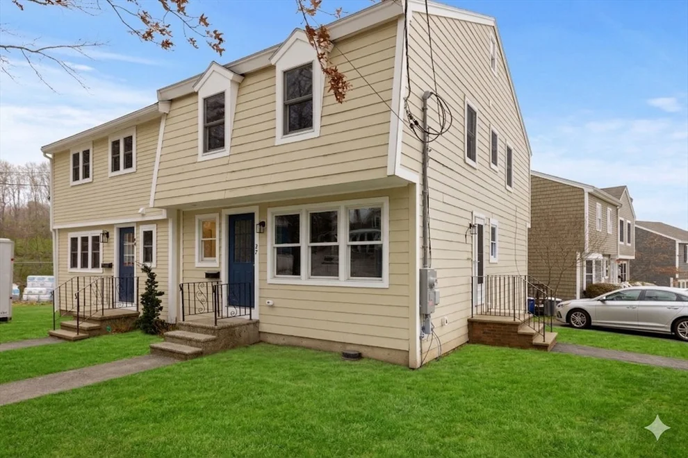 Unit for sale at 27 Village St, Marblehead, MA 01945