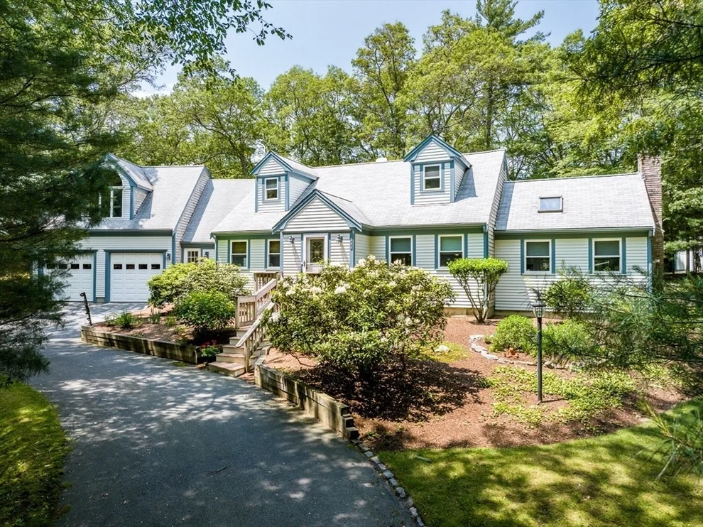 Unit for sale at 239 Whistleberry Dr, Barnstable, MA 02648