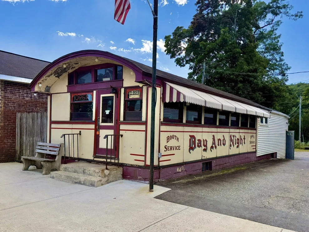 Unit for sale at 1456-1462 N Main St, Palmer, MA 01069