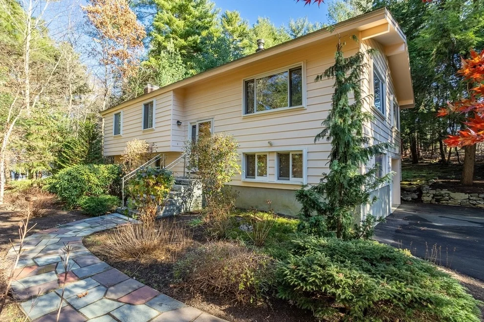 Unit for sale at 6 Lido Lane, Bedford, MA 01730
